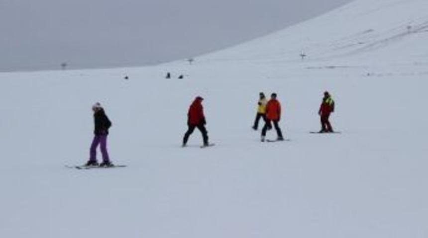 G&ouml;rme Engelli Vatandaşların Kayak Keyfi