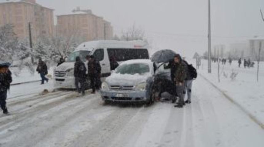 Kar Yağışı Hayatı Olumsuz Etkiledi