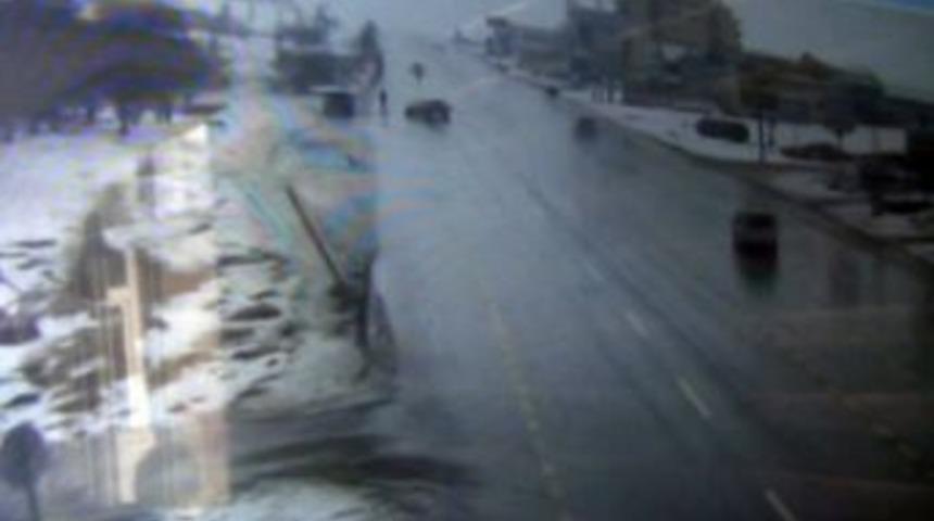 Sinirlenen S&uuml;r&uuml;c&uuml; Hıncını Alamazsa