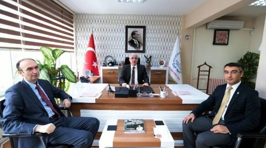 Vali Tuna, Gen&ccedil;lik Hizmetleri Ve Spor İl M&uuml;d&uuml;rl&uuml;ğ&uuml;&rsquo;n&uuml; Ziyaret Etti
