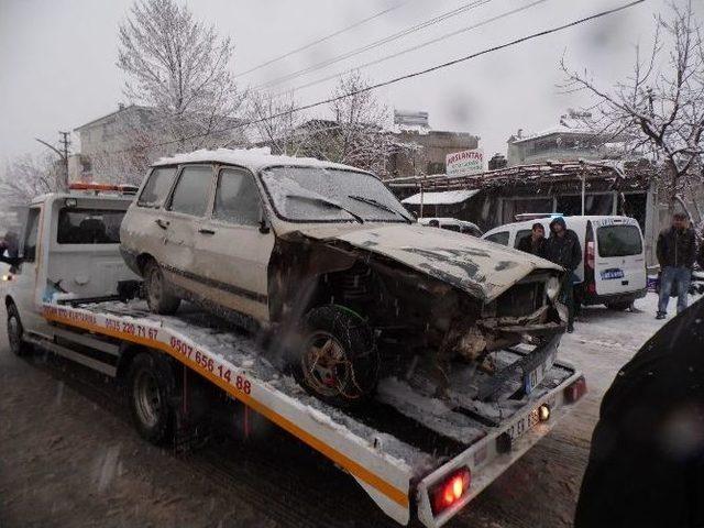 Gölbaşı’nda Yolcu Otobüsü Devrildi