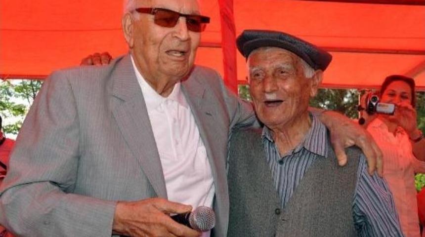 Arkadaşı Ve K&ouml;yl&uuml;leri, Yaşar Kemal'in Cenazesinin K&ouml;y&uuml;nde Toprağa Verilmesini Istedi