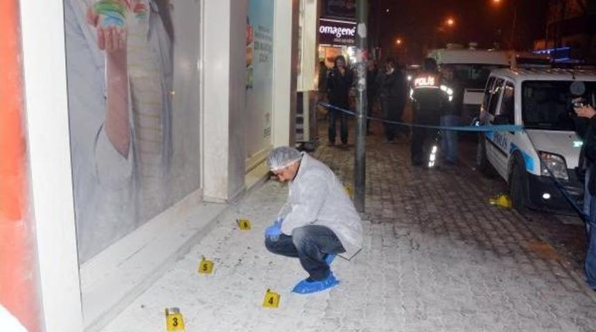 Kavga Ettiği &Ouml;ğrencilerin Dershanesine Molotof Kokteyli Attı