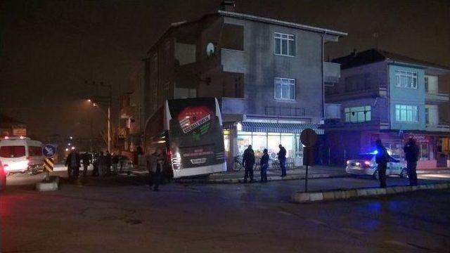 Kocaeli Birlikspor Takımı B&uuml;y&uuml;k Tehlike Atlattı 1