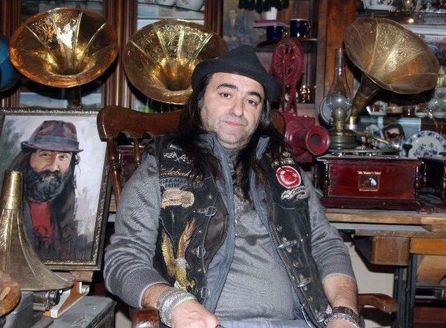 (&ouml;zel Haber) D&uuml;kkanını Soyan Hırsızlara Para Teklif Etti 3