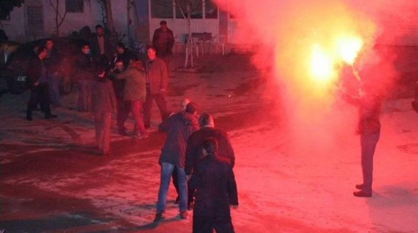 "&uuml;retici Zeytini Ucuza Satıyor"