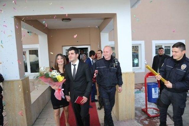 Tuşba’da Kelepçeli Nikah 2