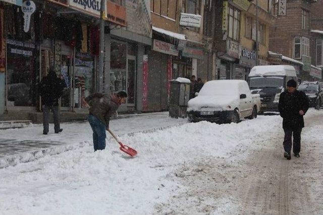 Hakkari’de Kar Yağışı