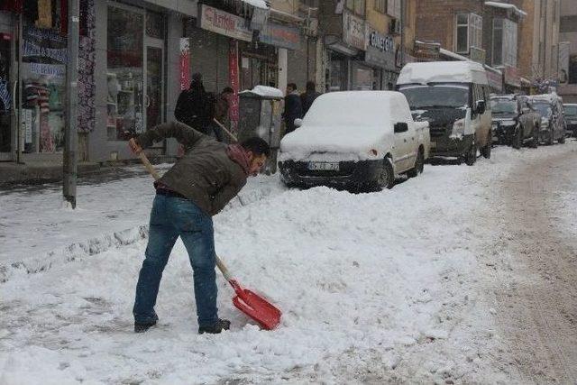 Hakkari’de Kar Yağışı