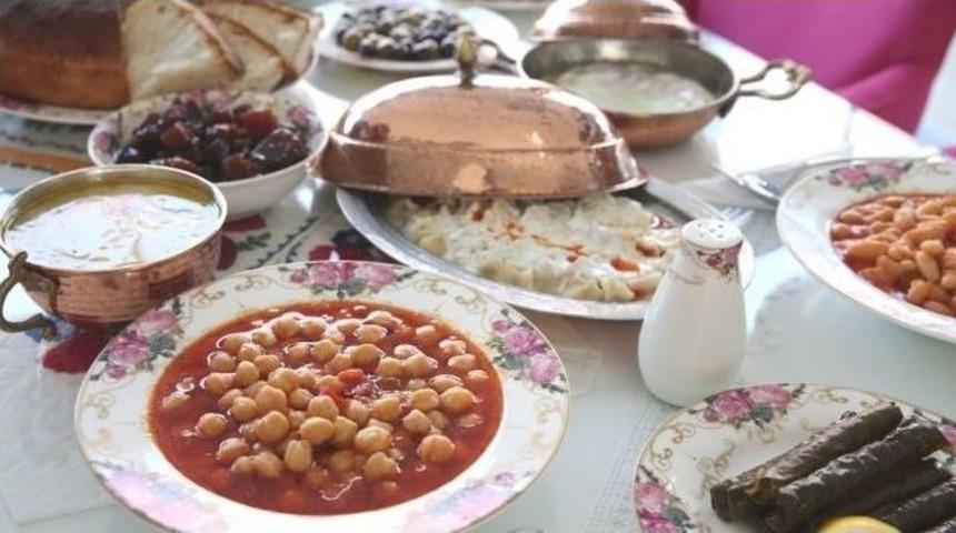 Nil&uuml;ferli Kadınlardan Yerel Lezzetler