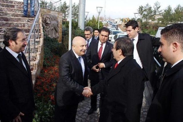 Bakan G&uuml;ll&uuml;ce, Adıyaman&rsquo;da Temaslarda Bulundu 2