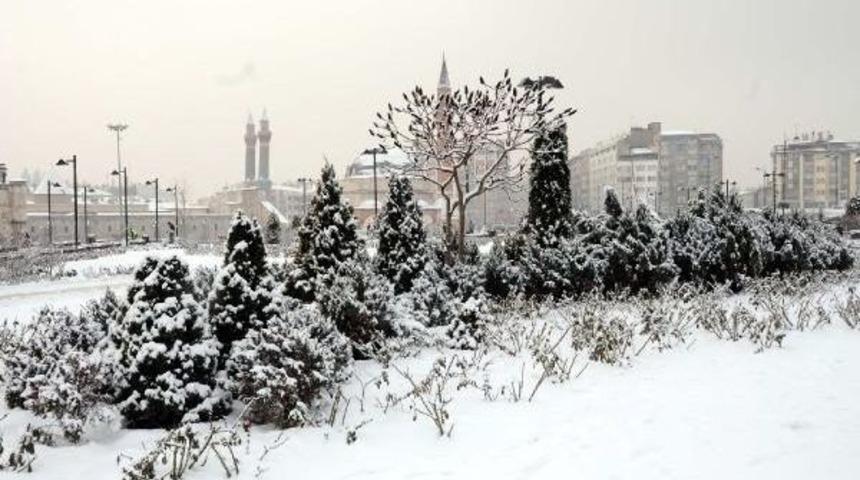 Sivas'ta Kar Etkili Oldu