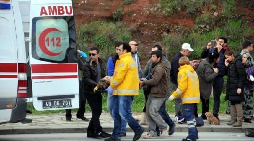 Kaza Yapan Motosikletli Kadın Ve Yanındaki K&ouml;peği Yaralandı