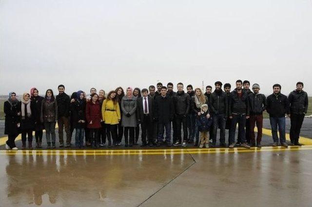 Havacılık Kul&uuml;b&uuml; &Uuml;yelerinden 8. Ana Jet Komutanlığı&rsquo;na Ziyaret 1