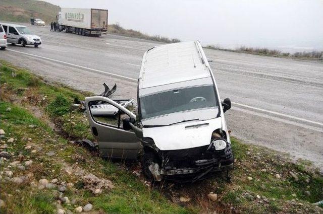 Cizre’de Trafik Kazası: 4 Yaralı