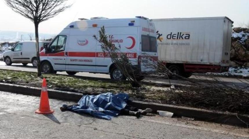 Kamyonetin &Ccedil;arptığı Iş&ccedil;i &Ouml;ld&uuml;