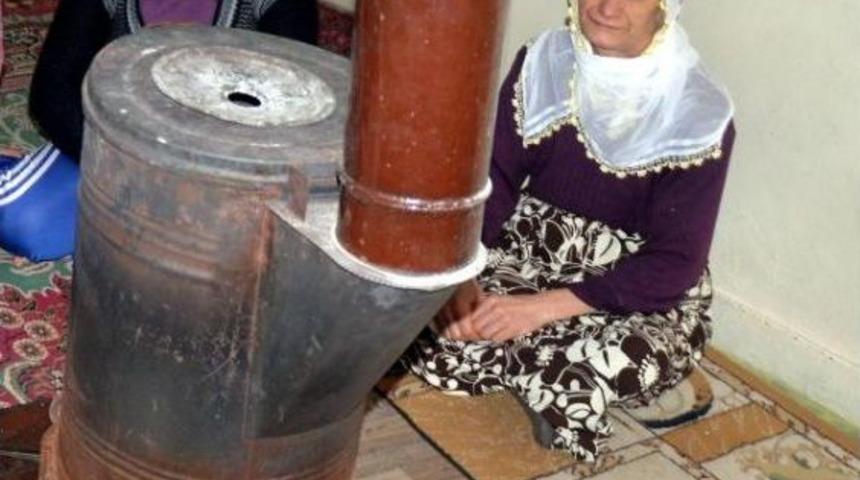 2'si Zihinsel Engelli 5 &Ccedil;ocuğuyla, A&ccedil;lıkla M&uuml;cadele Ediyor