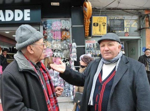 Emekliyi Dolandırıcılardan Polisler Kurtardı