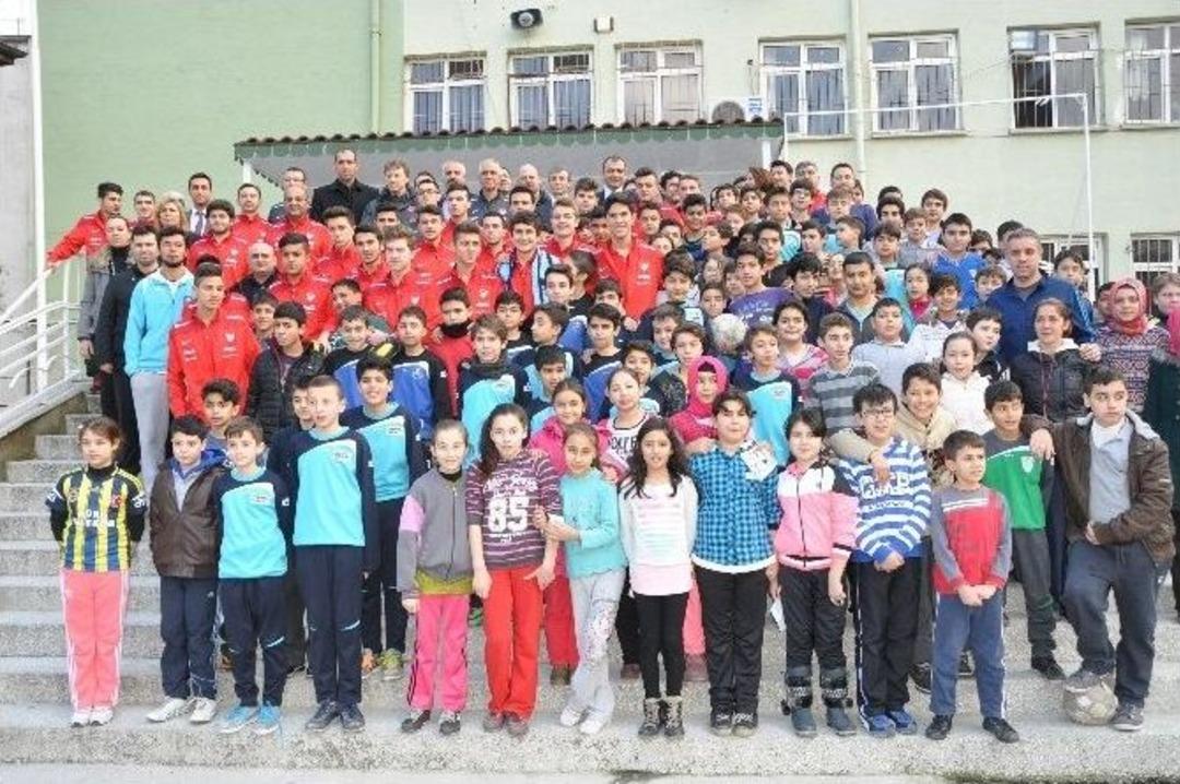 Manisa&rsquo;daki Okullarda Milli Heyecan