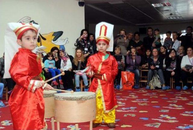 Yabancı Öğretmenler Minik Mehter Takımıyla Karşılandı