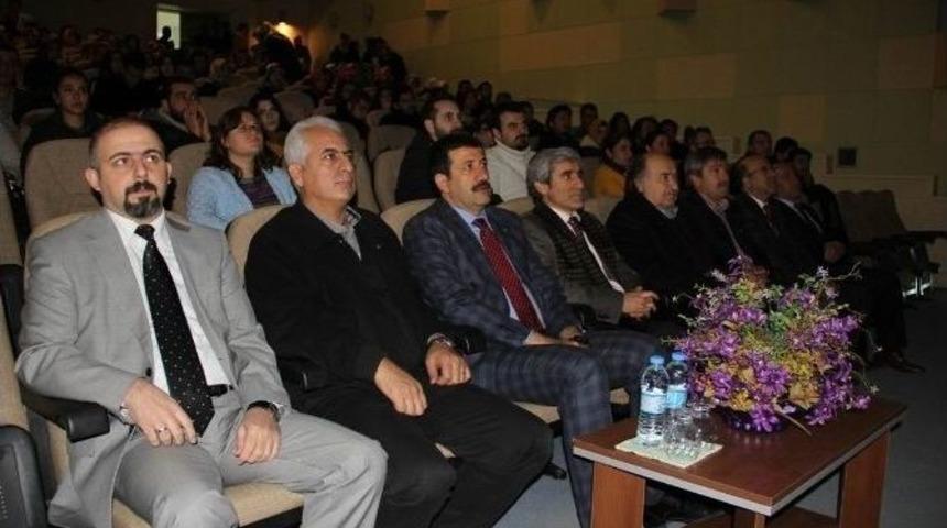 &Uuml;niversite &Ouml;ğrencileri &lsquo;topluma Hizmet&rsquo; Projelerini Tanıttı