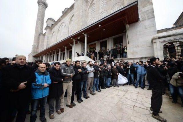 Fatih Camii'nde Kouachi Kardeşler Için Gıyabi Cenaze Namazı (1)