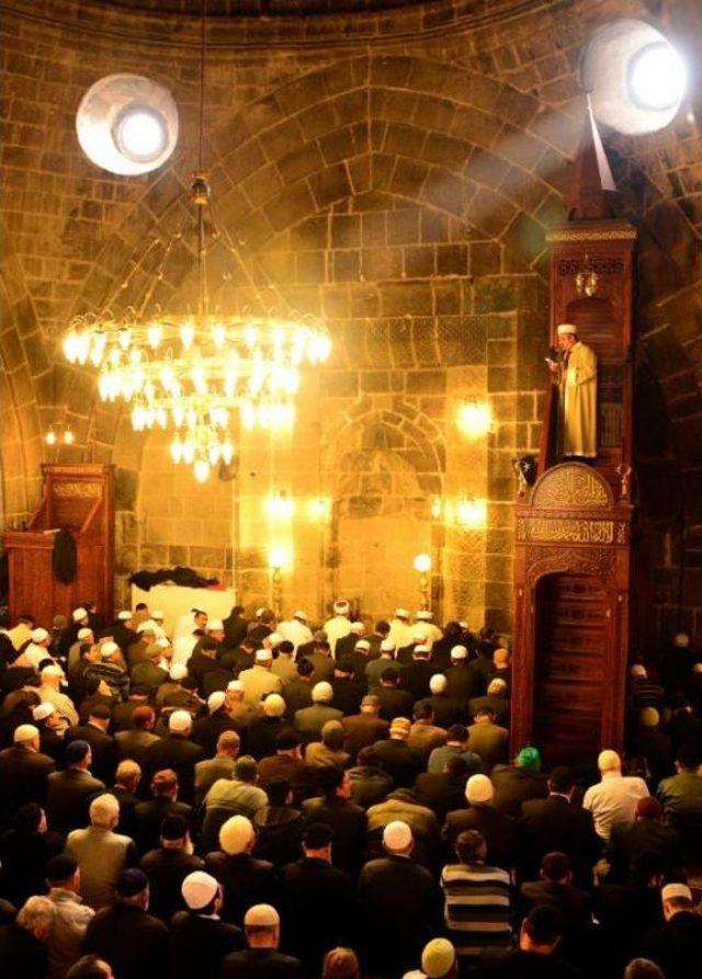 Erzurum'da 480'inci 'binbir Hatim' Duası Ulu Cami'de Yapıldı