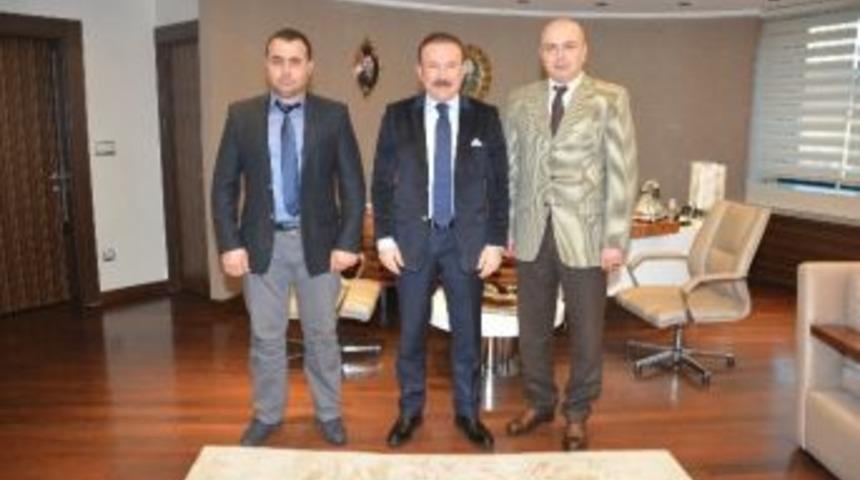 İzmit Belediye Başkanı Dr. Nevzat Doğan;