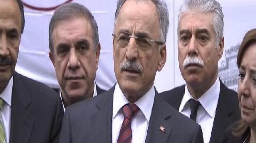 Chp İstanbul İl Başkanı Karayal&ccedil;ın, Yaşar Kemal'i Ziyaret Etti