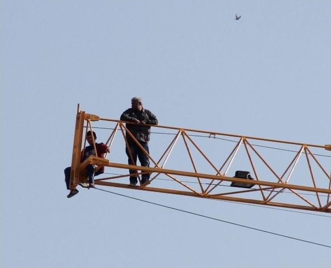 Adliye İnşaatında 41 Metrede İntihar Girişimi