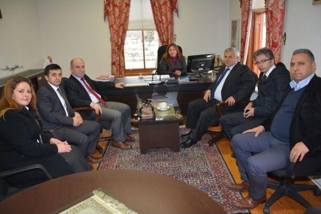 K&ouml;rfez Belediyesi Gazetecileri Ağırladı