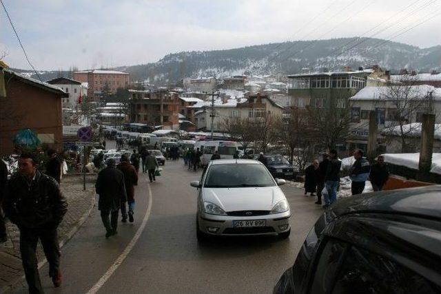 Tarihi Pazarı Kar Vurdu 1