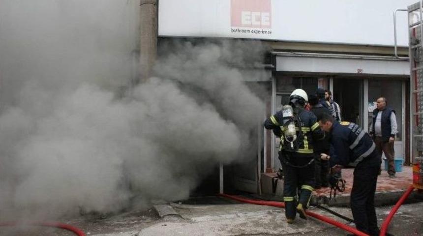 Sıhhi Tesisat Deposu Yandı