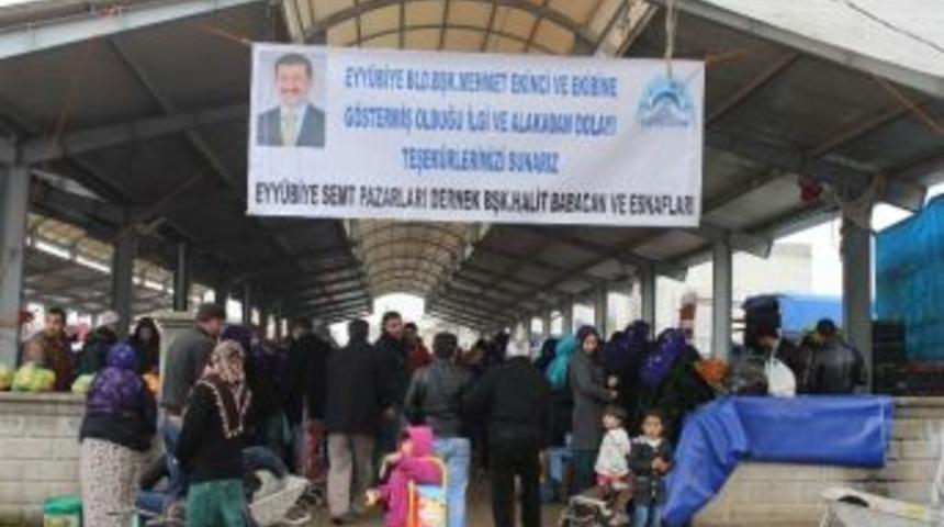 Esnafın Belediye Başkanı Ekinci&rsquo;ye Pankartlı Teşekk&uuml;r&uuml;