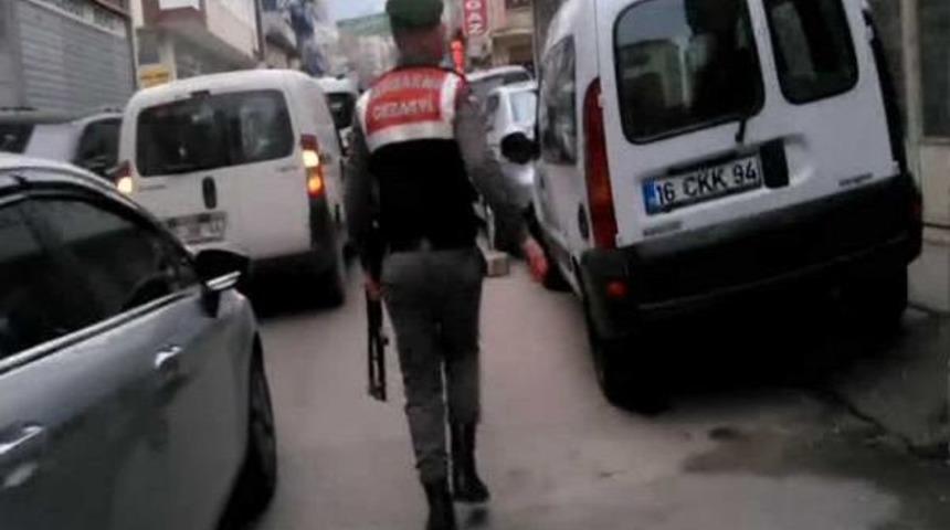 Cezaevinden Adliyeye Duruşmaya Getiilen Tutuklu Ka&ccedil;tı