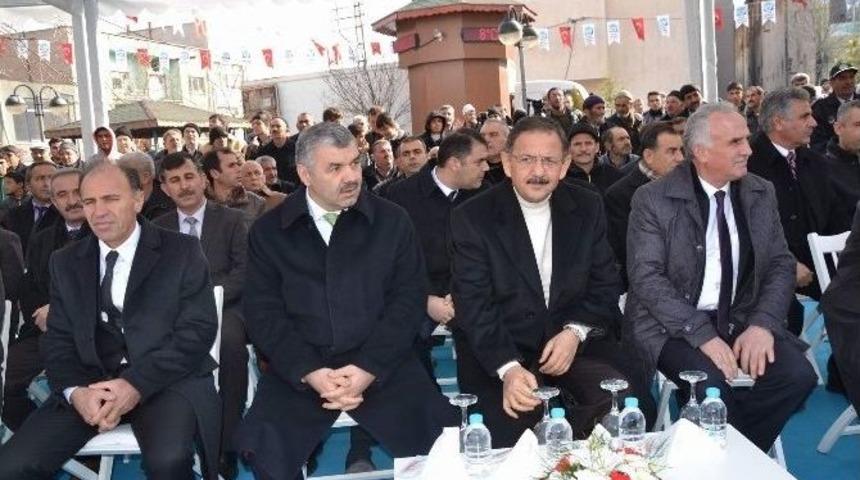 Kayseri B&uuml;y&uuml;kşehir Belediye Başkanı Mehmet &Ouml;zhaseki: