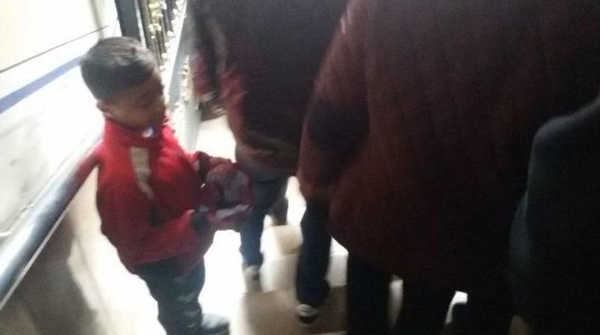 Adım Başı Dilenci