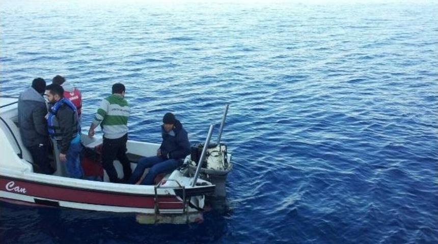 İnsan Ka&ccedil;ak&ccedil;ısı Y&uuml;zerek Ka&ccedil;maya &Ccedil;alıştı!