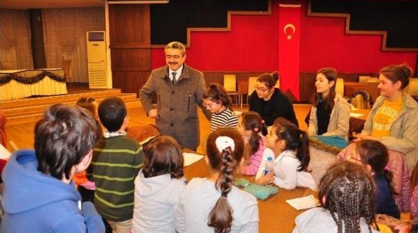 Başkan Alıcık&rsquo;tan &Ccedil;ocuk Tiyatro Gurubuna S&uuml;rpriz Ziyaret