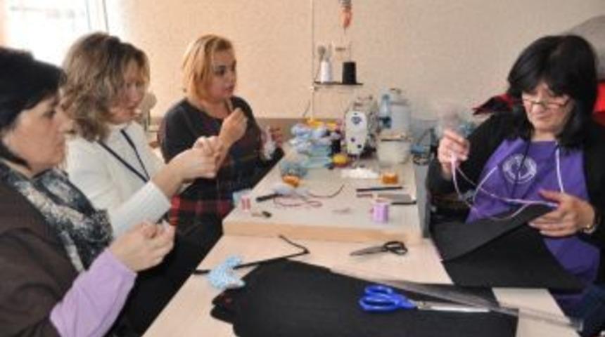 Tika Desteğiyle Kosovalı 50 Kadın El Sanatları Eğitimi Aldı