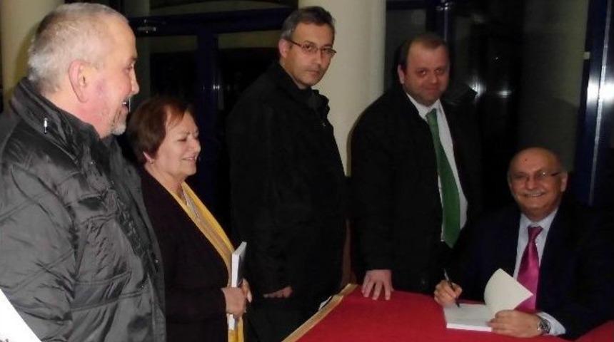 Muzaffer G&uuml;nay, Yeni Kitabını İmzaladı