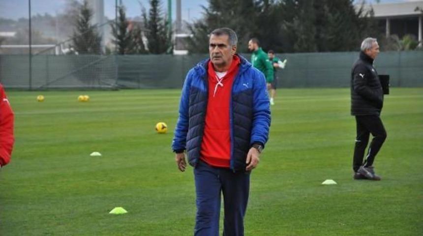 Bursaspor - Dinamo B&uuml;kreş Fk: 3-1