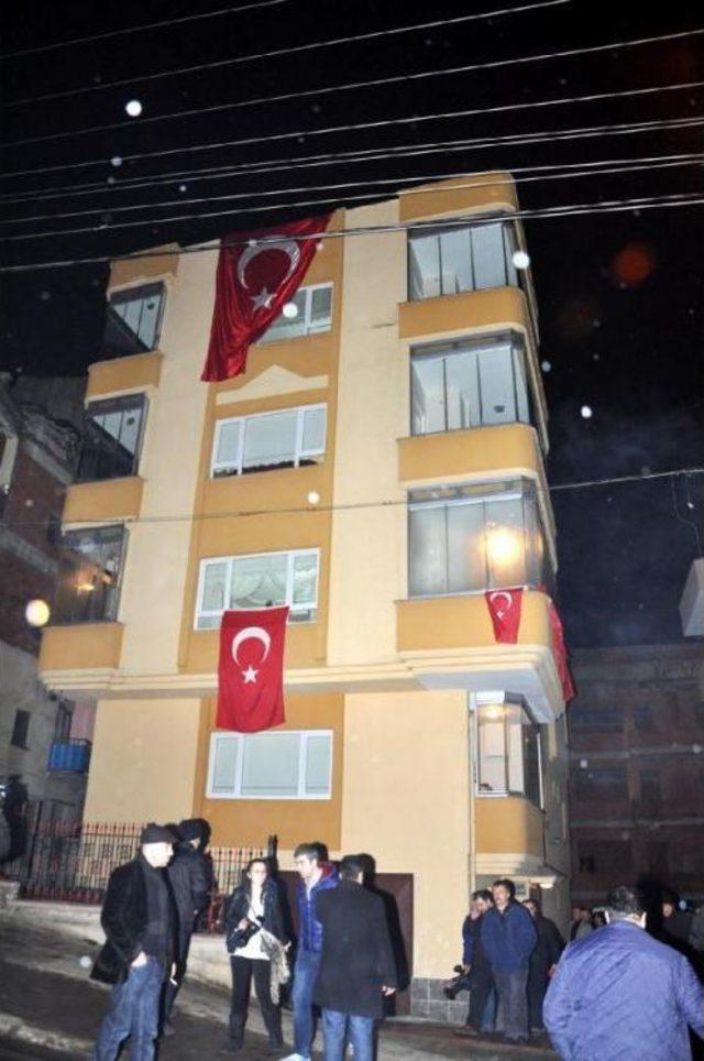 Kılı&ccedil;daroğlu Trabzon&rsquo;Da Şehit Polis Memurunun Baba Evini Ziyaret Etti 2