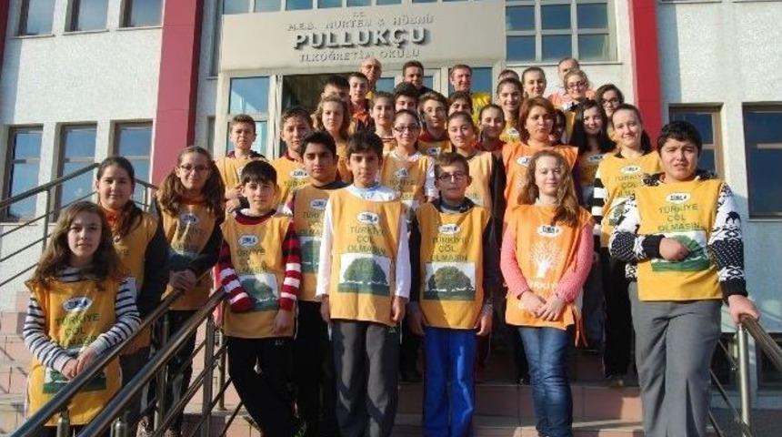 Gen&ccedil; Temacılara &Uuml;yelik Kartı Ve Rozet Verildi