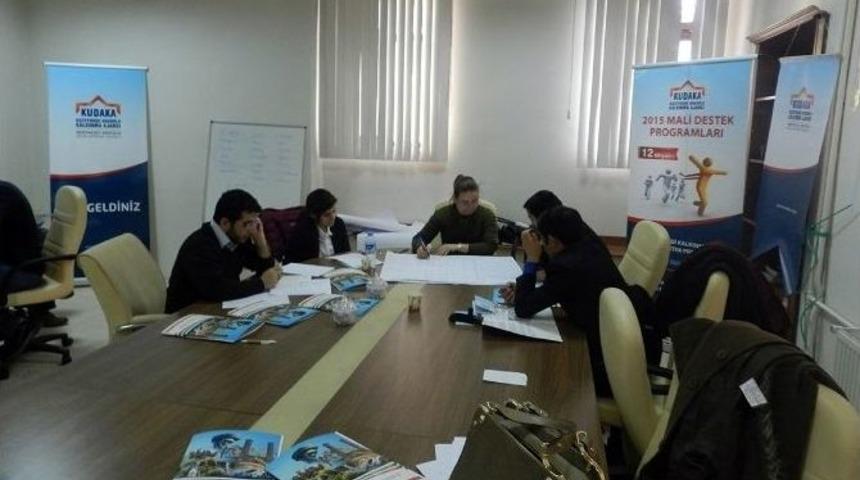 Proje Yazma Eğitimleri Yoğun Katılımla Başladı