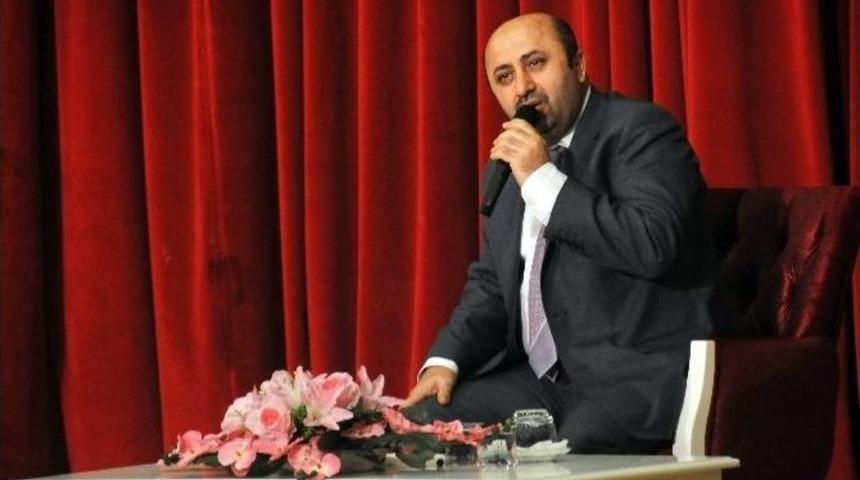 İlahiyat&ccedil;ı Yazar &Ouml;mer D&ouml;ngeloğlu&rsquo;ndan Charlie Hebdo Eleştirisi