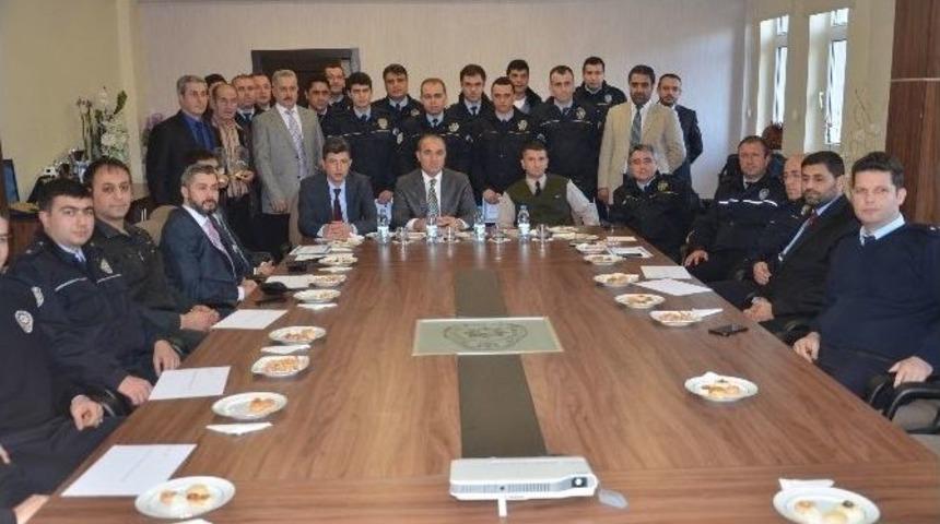 &Ccedil;orlu İl&ccedil;e Emniyet M&uuml;d&uuml;rl&uuml;ğ&uuml;&rsquo;n&uuml;n Başarılı Personeline &Ouml;d&uuml;l Verildi