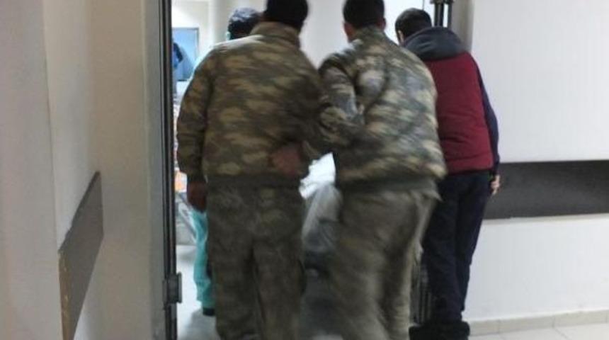 N&ouml;bette Arkadaşının Vurduğu Asker Hayatını Kaybetti