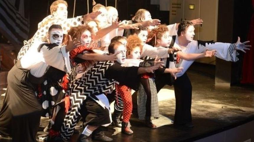 &ldquo;eşeğin G&ouml;lgesi&rdquo; Nil&uuml;fer&rsquo;de