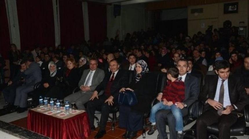 &Ouml;ğretmenler Korosu Halk M&uuml;ziği Dinletisi Programı D&uuml;zenledi